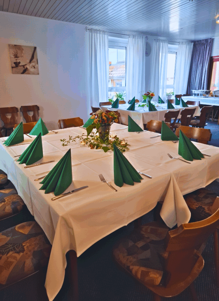 Feste und Events_gedeckter Tisch_Ansicht